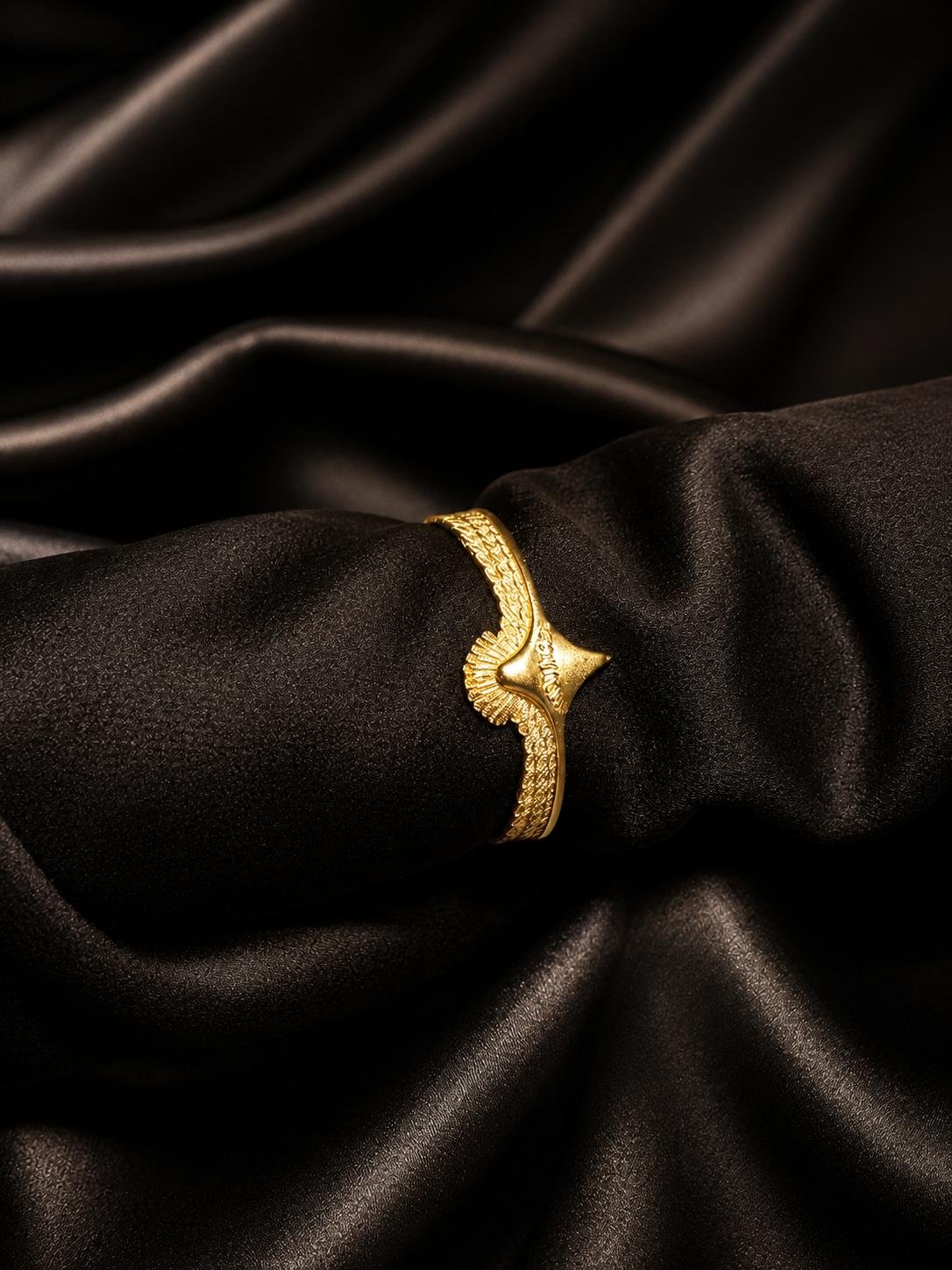 Kuş Figürlü Gold Kelepçe görsel 2
