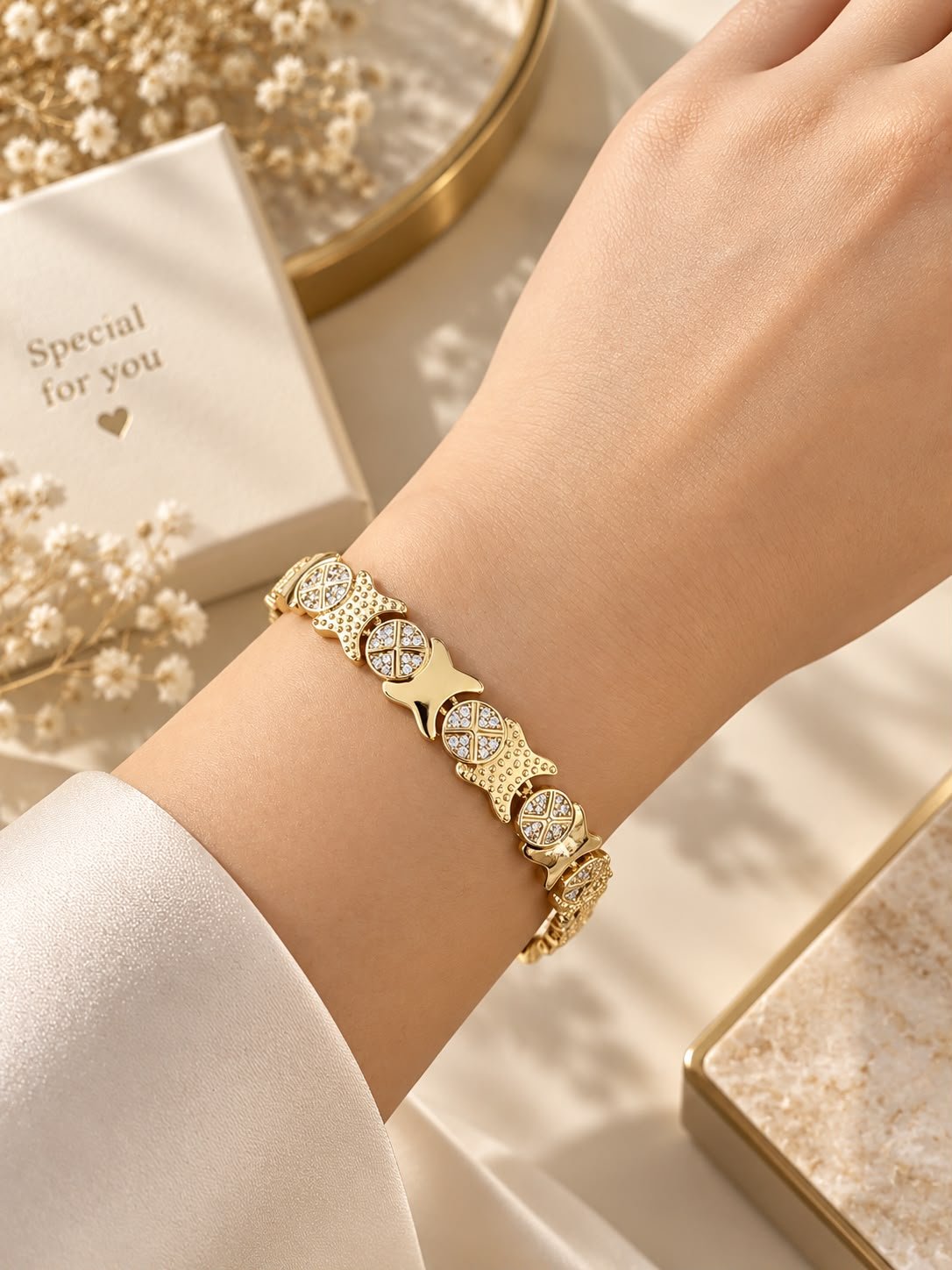 Luxury Taşlı Gold Plaka Bileklik